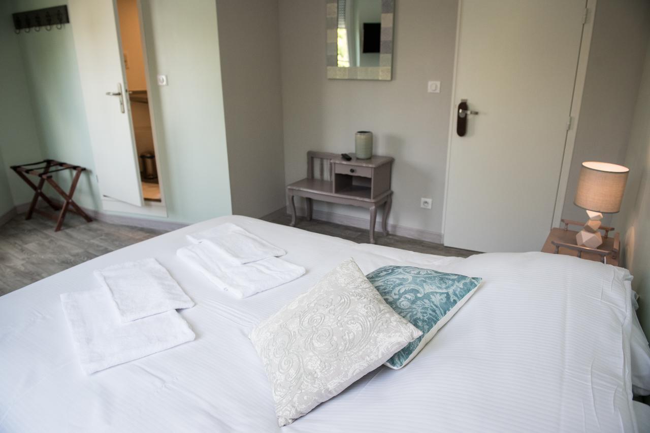 Logis Hotel Restaurant Le Relais Fleuri Vervins Eksteriør bilde