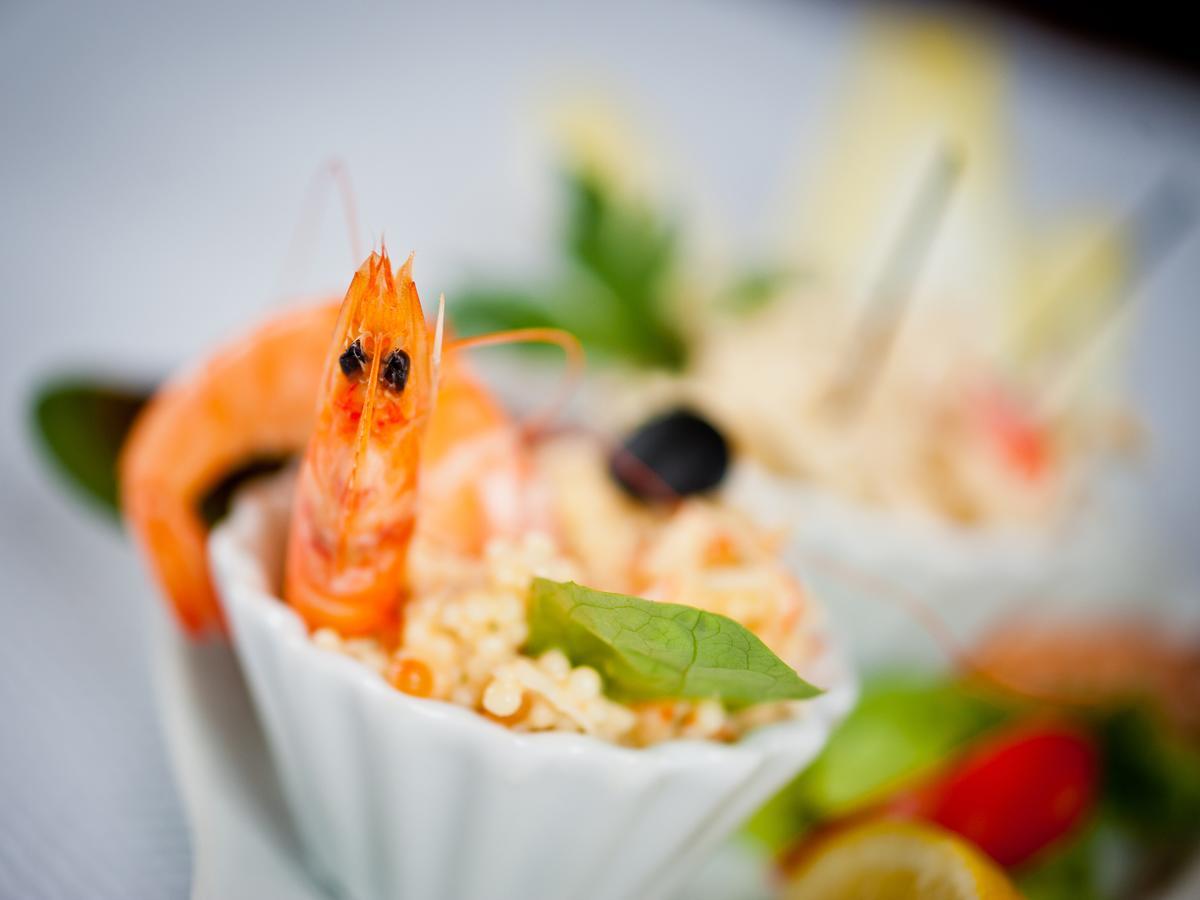 Logis Hotel Restaurant Le Relais Fleuri Vervins Eksteriør bilde